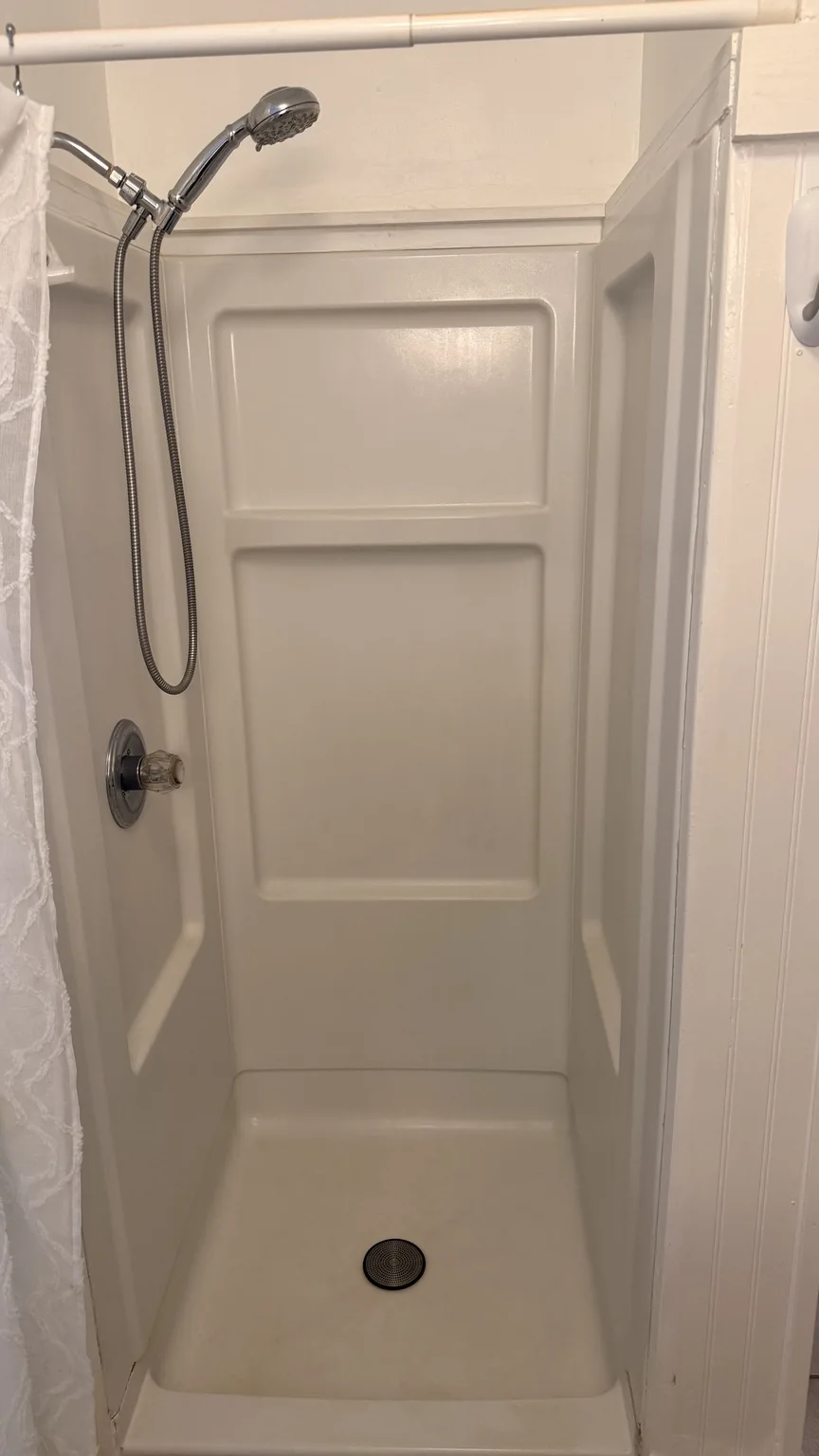 Bathroom shower after the completed Deep Cleaning in Aiea.